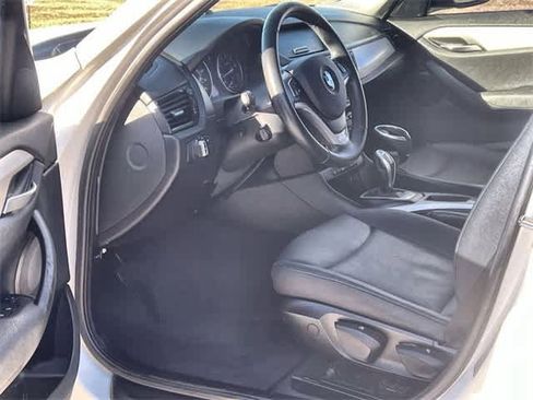 Used 2015 BMW X1 sDrive28i image 3