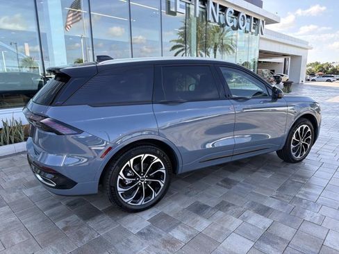New 2026 Lincoln Nautilus Reserve AWD/4WD image 2