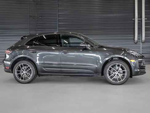 Certified 2026 Porsche Macan AWD/4WD image 11
