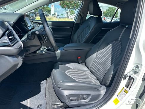 Used 2024 Toyota Camry SE FWD image 28