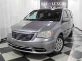 Used 2014 Chrysler Town & Country Touring image 2