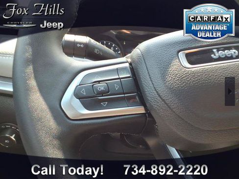 Certified 2025 Jeep Compass Limited AWD/4WD image 17
