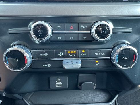 Used 2025 Ford F150 XLT w/ Equipment Group 301A Standard AWD/4WD image 18