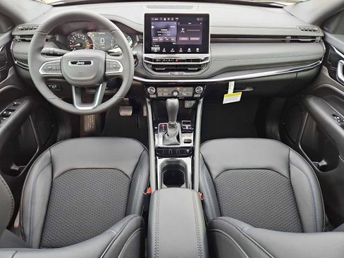 New 2026 Jeep Compass Latitude image 16