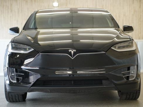Used 2020 Tesla Model X Performance image 2