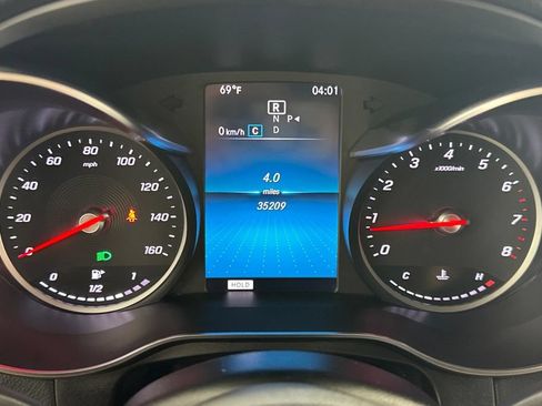 Used 2020 Mercedes-Benz GLC 300 4MATIC image 29