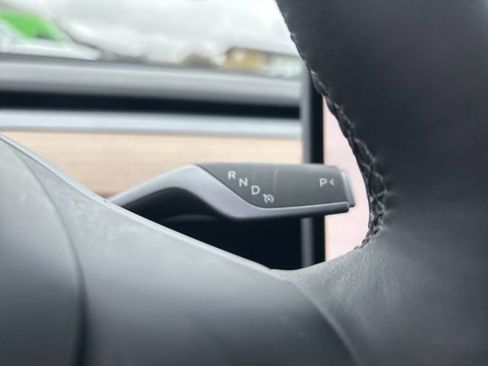 Used 2025 Tesla Model Y Long Range image 26