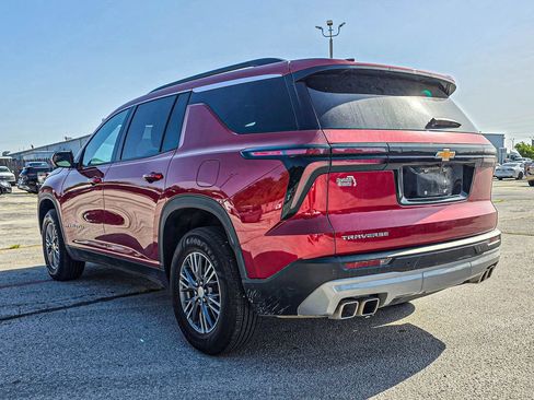 Used 2025 Chevrolet Traverse LT w/ Driver Confidence Package FWD image 4