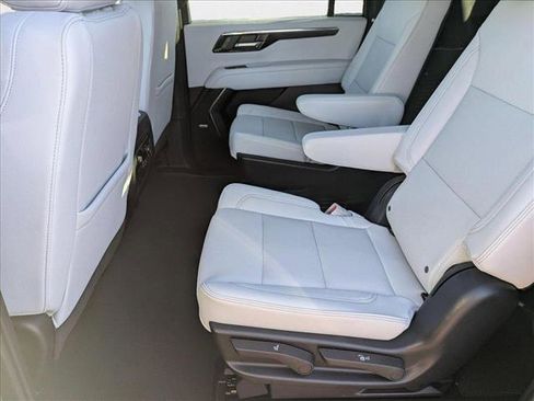 New 2025 Chevrolet Suburban Premier image 16