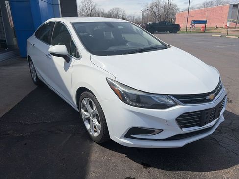 Used 2018 Chevrolet Cruze Premier image 5