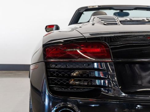 Used 2015 Audi R8 V10 w/ Full Leather Package image 17