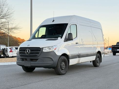 Used 2025 Mercedes-Benz Sprinter 2500 image 1