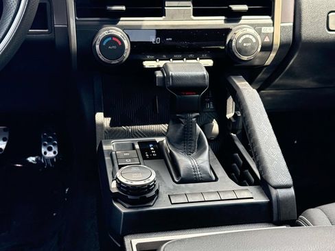 Used 2025 Toyota Tacoma TRD Sport AWD/4WD image 20