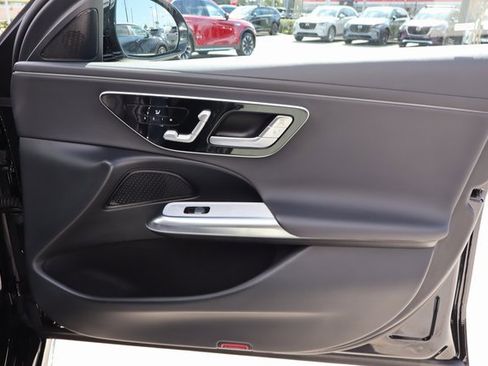 Used 2025 Mercedes-Benz E 350 4MATIC Sedan image 28