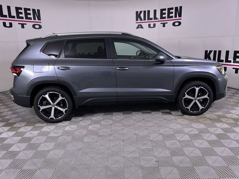 Used 2025 Volkswagen Taos SEL image 8