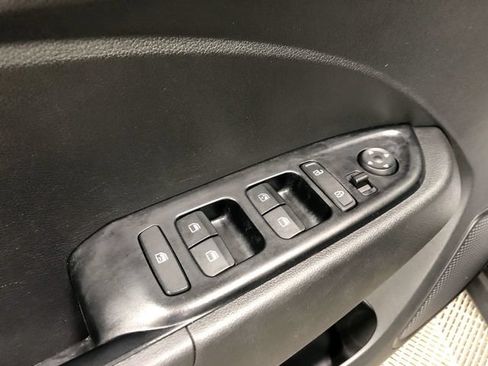 Used 2020 Hyundai Venue SEL w/ Convenience + Premium Package FWD image 12
