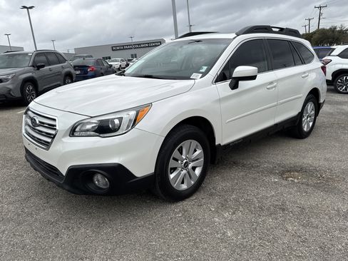 Used 2016 Subaru Outback 2.5i Premium image 7