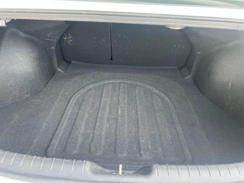 Used 2025 Hyundai Elantra Limited image 31