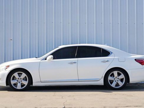 Used 2012 Lexus LS 460 w/ Comfort Pkg image 8