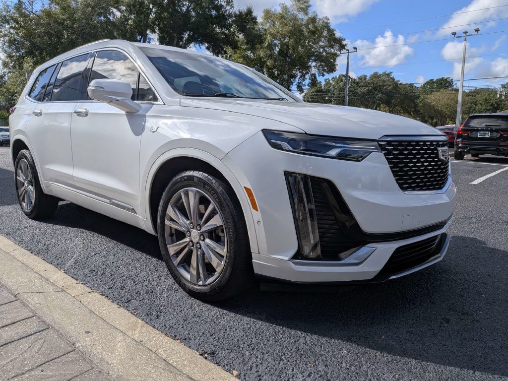 Used 2022 Cadillac XT6 Premium Luxury w/ Technology Package FWD image 8