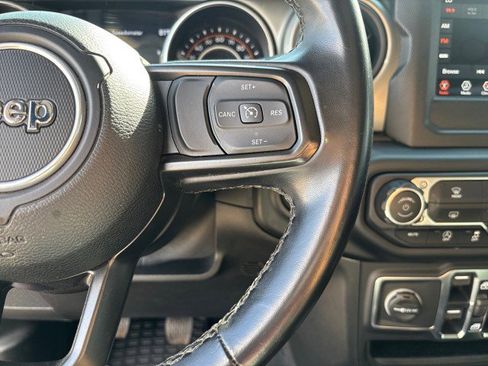 Used 2021 Jeep Gladiator Sport image 14