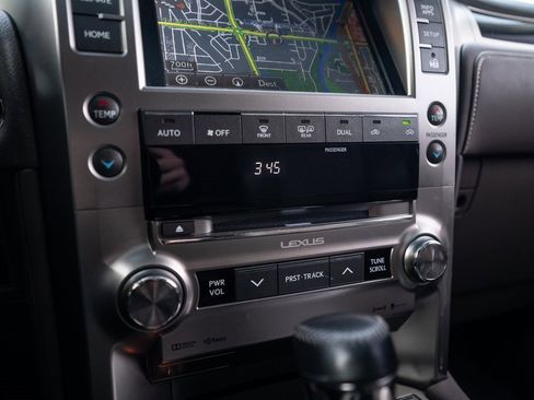 Used 2018 Lexus GX 460 image 26