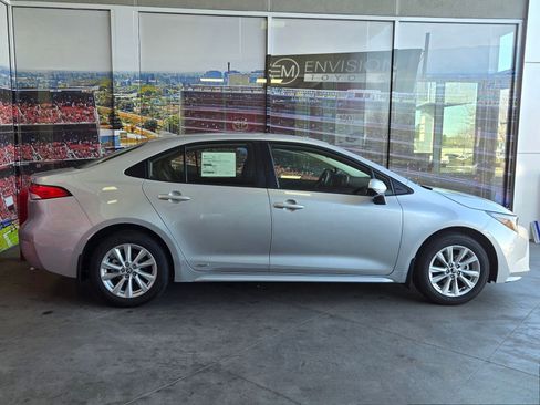 Used 2026 Toyota Corolla LE w/ LE Premium Package AWD/4WD image 4