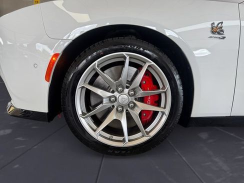 Used 2024 Dodge Charger Daytona Scat Pack w/ Plus Group AWD/4WD image 9