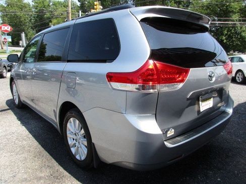 Used 2014 Toyota Sienna LE AWD/4WD image 6
