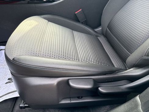 Certified 2025 Chevrolet Trax LT image 12