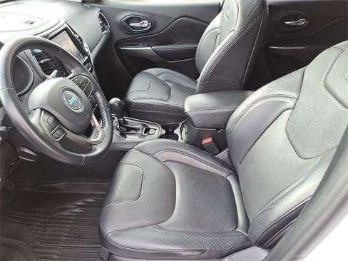 Used 2020 Jeep Cherokee Limited image 16