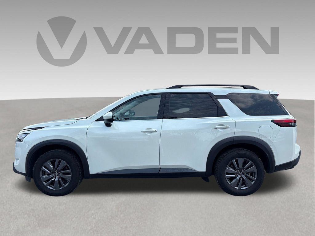Used 2024 Nissan Pathfinder SV FWD image 16
