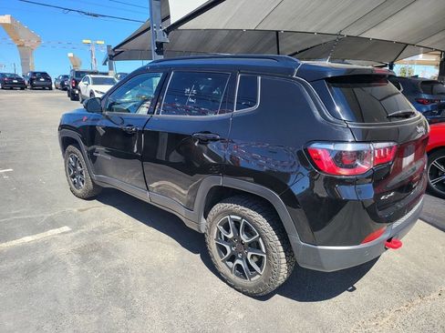 Used 2025 Jeep Compass Trailhawk image 13