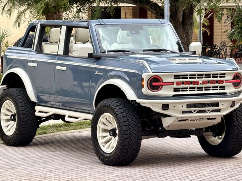 Used 2025 Ford Bronco Outer Banks AWD/4WD image 11