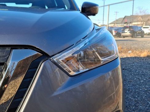 Used 2020 Nissan Kicks SR image 9