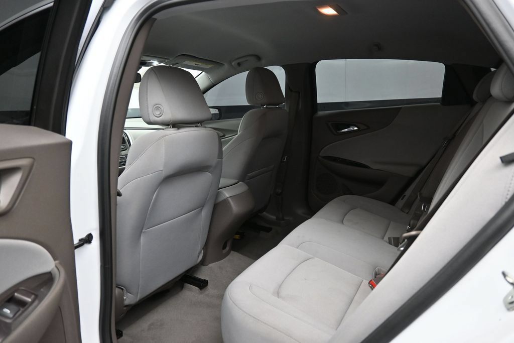 Used 2023 Chevrolet Malibu LS FWD image 23