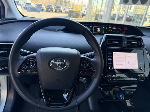 Used 2021 Toyota Prius XLE w/ Advanced Technology Package image 16