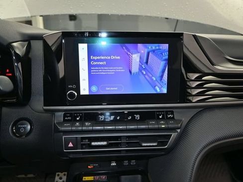 Used 2025 Toyota Camry SE w/ Convenience Package FWD image 9