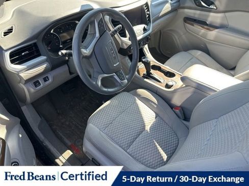 Used 2017 GMC Acadia SLE w/ Driver Alert Package I image 15