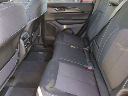 New 2025 Jeep Grand Cherokee Laredo image 17