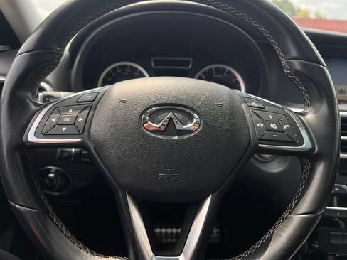 Used 2018 INFINITI QX30 Sport FWD image 21