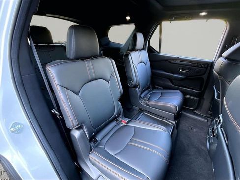 Certified 2025 Honda Pilot TrailSport image 17