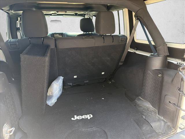 Used 2015 Jeep Wrangler Unlimited Sport w/ Connectivity Group AWD/4WD image 18