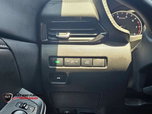Used 2024 Nissan Sentra SV FWD image 31