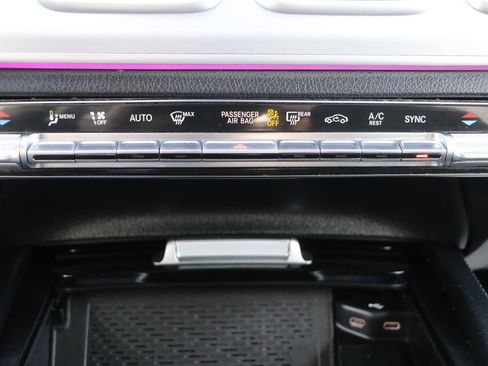 Used 2024 Mercedes-Benz GLE 350 4MATIC image 22