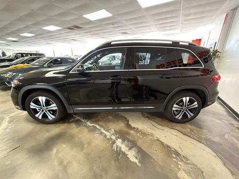 Used 2022 Mercedes-Benz EQB 350 4MATIC image 5