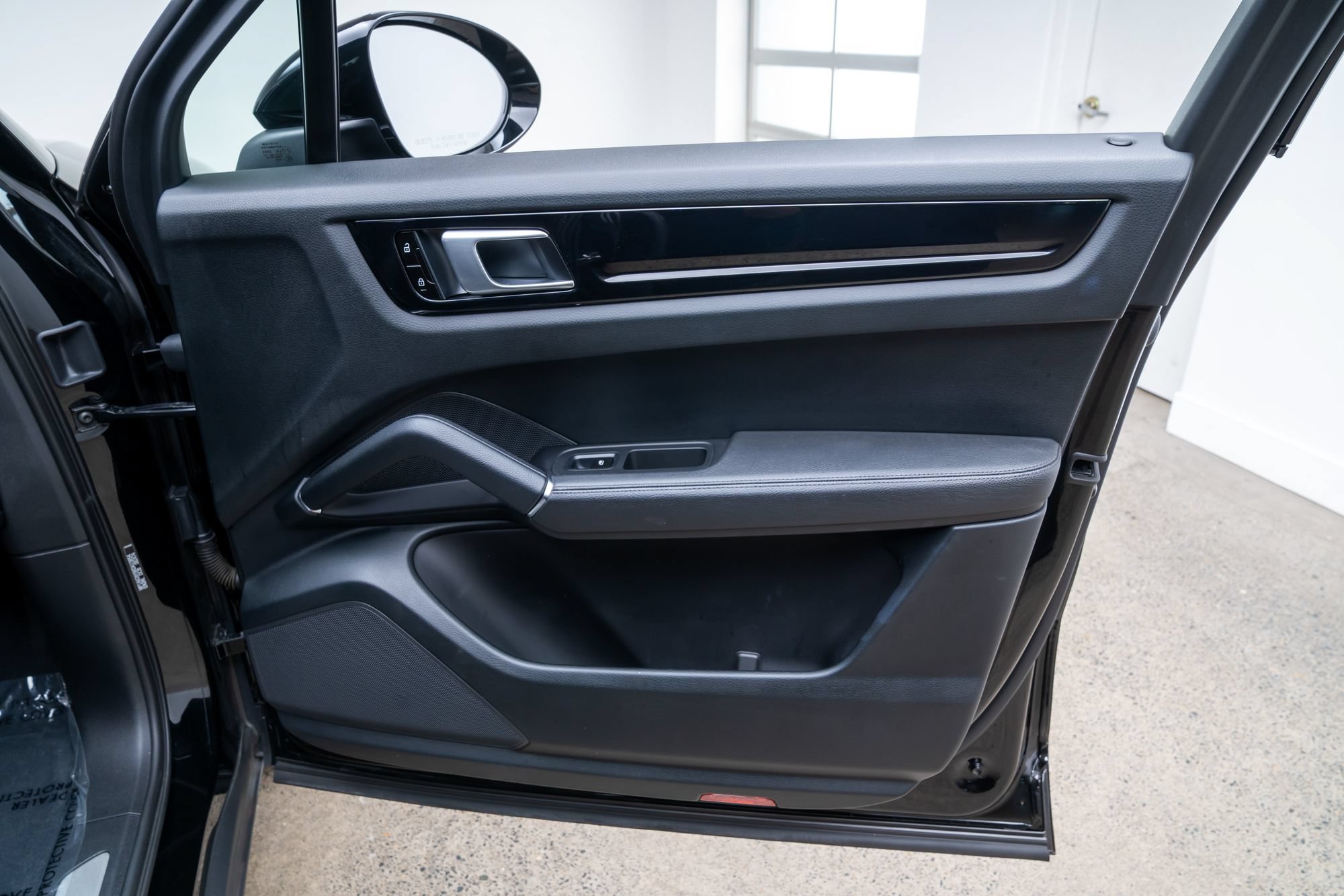 Used 2019 Porsche Cayenne AWD/4WD image 24