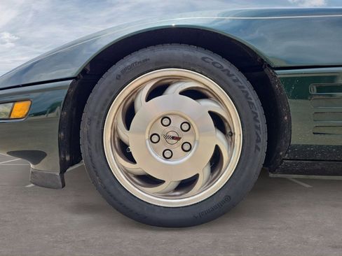 Used 1994 Chevrolet Corvette Coupe RWD image 10