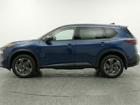 Used 2025 Nissan Rogue SV FWD image 5