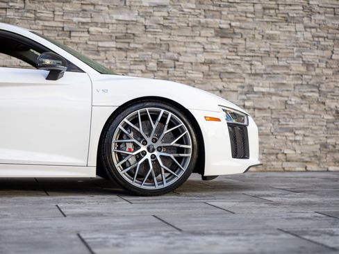 Used 2018 Audi R8 V10 plus image 14